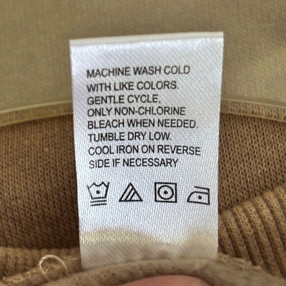 NWT 5B Style SNOW CUTE Graphics Crewneck Taupe Sweatshirt Woman's Size S #Y - Picture 6 of 6